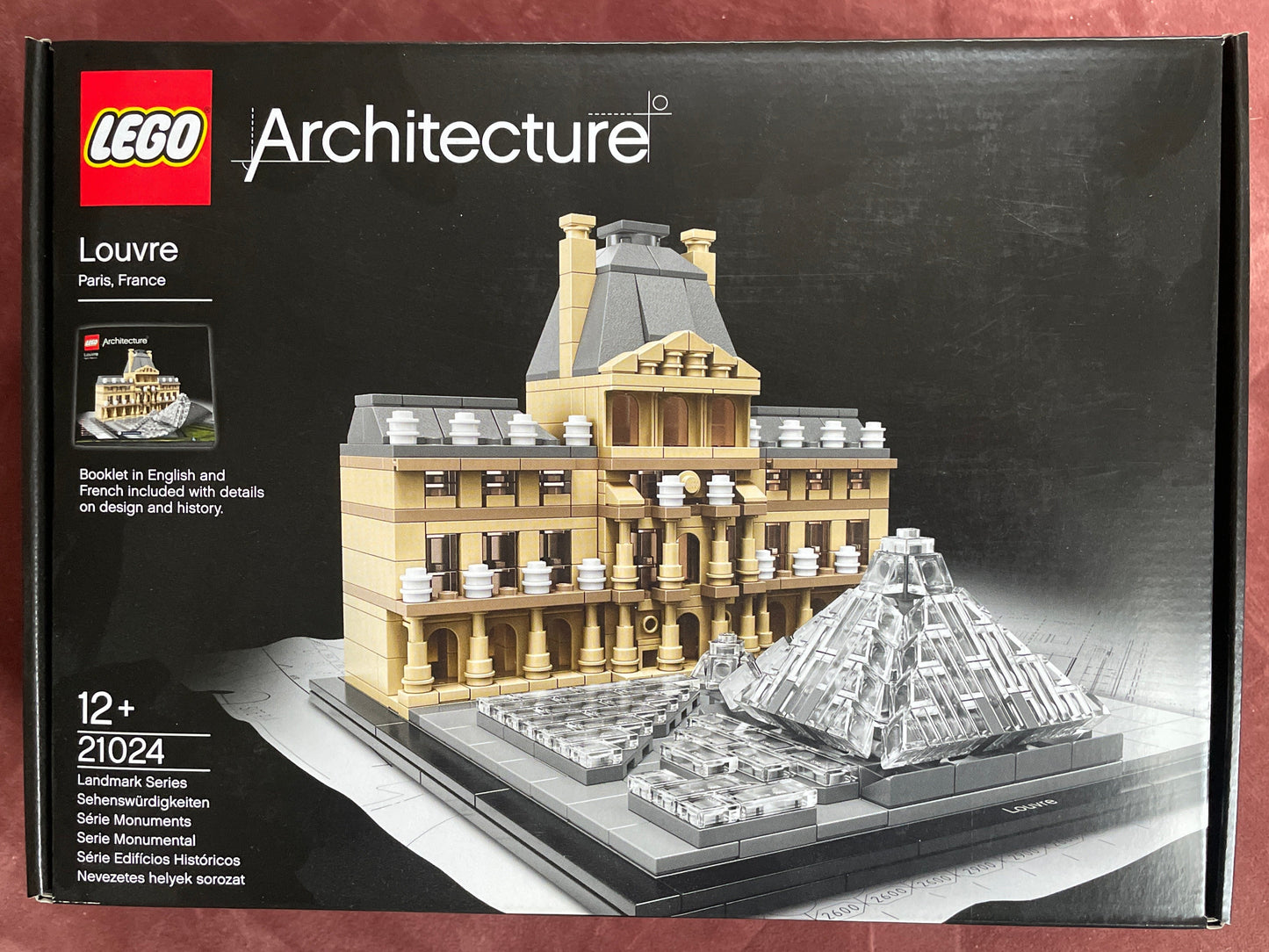 Lego architecture set Louvre 21024